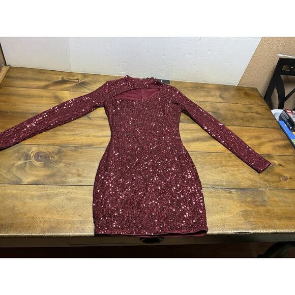 Privy Sequin Burgundy Long Sleeve Cocktail Dress Size Medium NWT - Picture 1 of 10